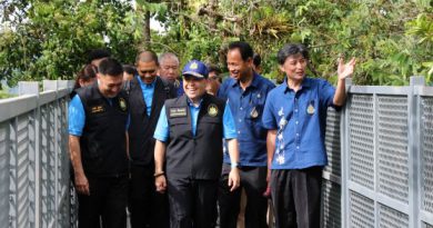 (คลิป) รมว.กระทรวงทรัพย์ฯ ตรวจเยี่ยมองค์การสวนพฤกษศาสตร์ (คลิป) รมว.กระทรวงทรัพย์ฯ ตรวจเยี่ยมองค์การสวนพฤกษศาสตร์